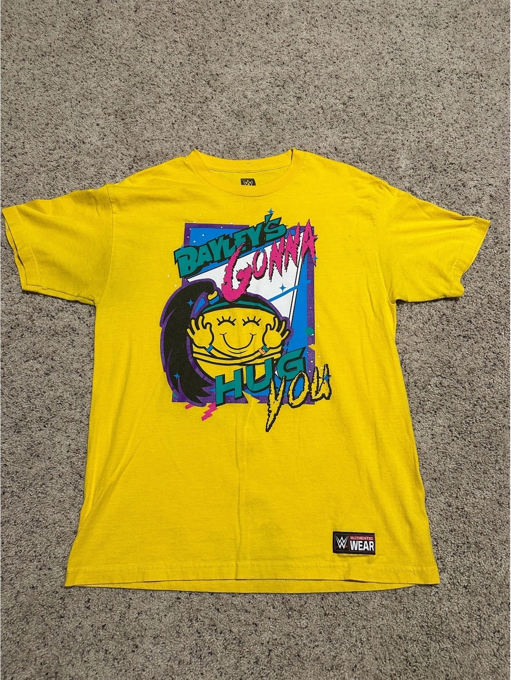 WWE Bayley's Gonna Hug You Yellow Graphic T-Shirt Size Large
